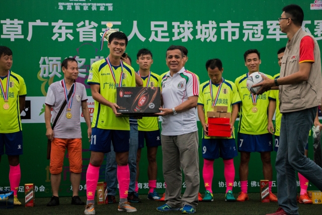 约基奇29+18+16威少22分 掘金加时险胜篮网